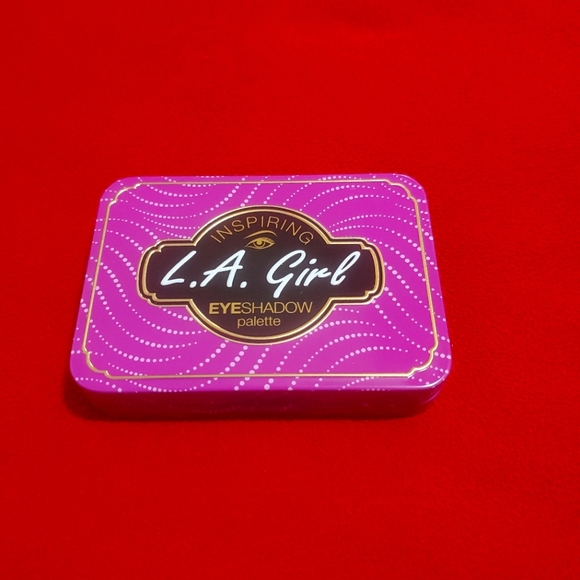 Eyeshadow - Picture 2 of 2